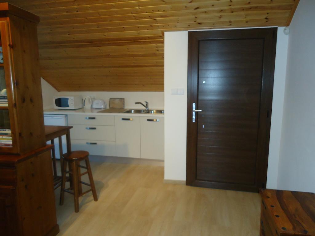 Petralona Apartment Agios Athanasios Dış mekan fotoğraf