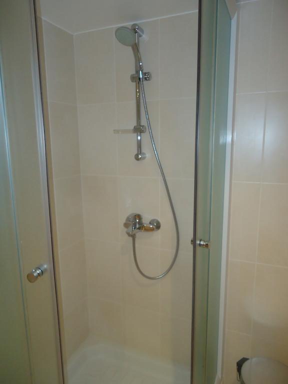 Petralona Apartment Agios Athanasios Oda fotoğraf
