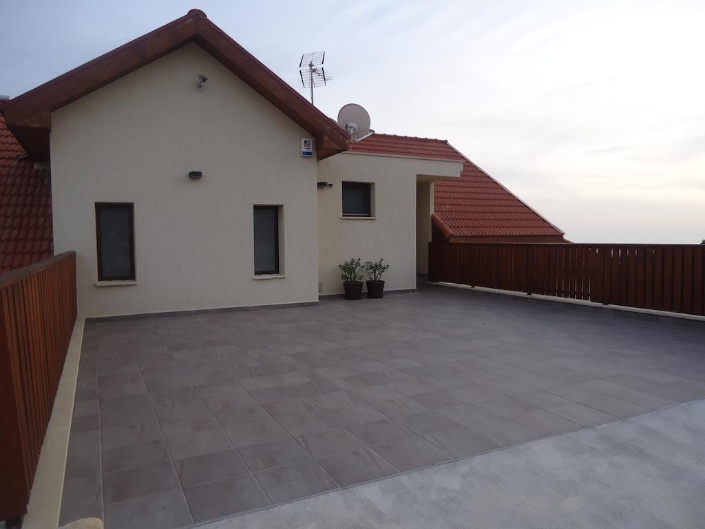 Petralona Apartment Agios Athanasios Dış mekan fotoğraf