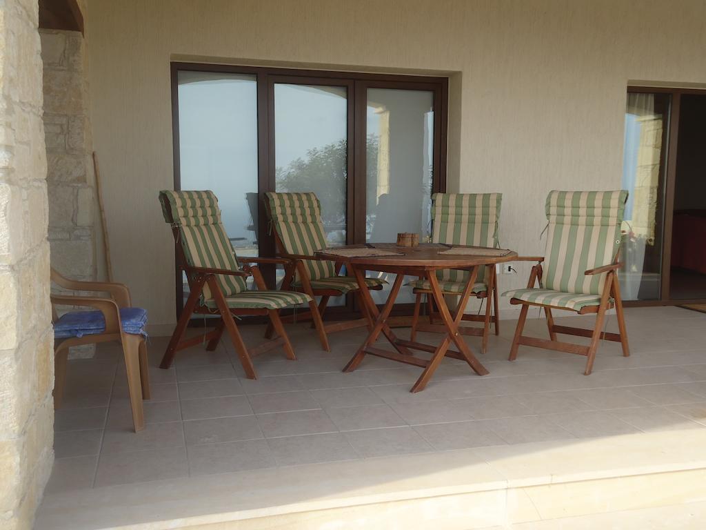Petralona Apartment Agios Athanasios Dış mekan fotoğraf