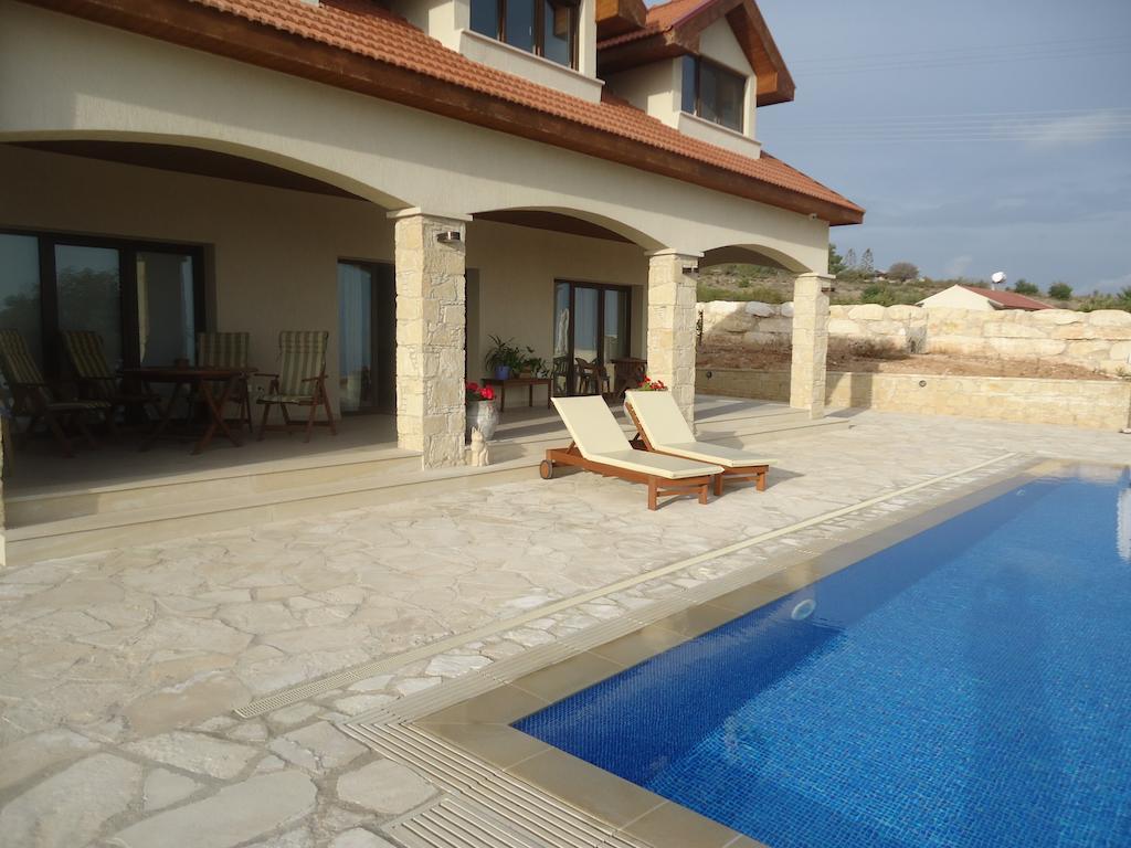 Petralona Apartment Agios Athanasios Dış mekan fotoğraf